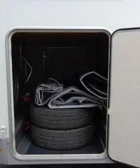 Adria Coral S 680 SP garage 2005 unipropr. 2.8 jtd clima 699 cm semint Adria Coral S 680 SP garage 2005 unipropr. 2.8 jtd clima 699 cm semint