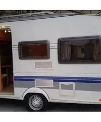 HOBBY 400 DE LUXE KB - 4 P CARAVAN USATA CON VERANDA HOBBY 400 DE LUXE KB - 4 P CARAVAN USATA CON VERANDA