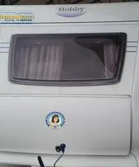HOBBY 400 DE LUXE KB - 4 P CARAVAN USATA CON VERANDA HOBBY 400 DE LUXE KB - 4 P CARAVAN USATA CON VERANDA