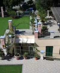 APPARTAMENTI VARIE MISURE 100 MT DAL MARE