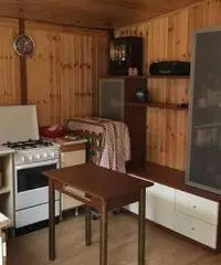 Roulotte con preingresso (casetta) in legno Roulotte con preingresso (casetta) in legno