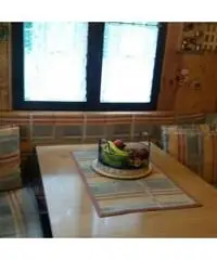 ROULOTTE CON PRE INGRESSO E TELO DI COPERTURA ROULOTTE CON PRE INGRESSO E TELO DI COPERTURA
