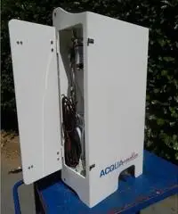 SERBATOIO ACQUA AUTOMATICO PER CAMPER CON POMPA 12V SERBATOIO ACQUA AUTOMATICO PER CAMPER CON POMPA 12V