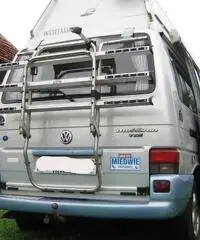 VOLKSWAGEN California passo lungo immatricolata 2001 colore grigio chiaro VOLKSWAGEN California passo lungo immatricolata 2001 colore grigio chiaro