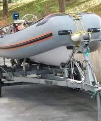 Gommone Asso 42 - Motore Evinrude 25HP - Carrello ELLEBI Gommone Asso 42 - Motore Evinrude 25HP - Carrello ELLEBI