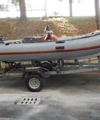 Gommone Asso 42 - Motore Evinrude 25HP - Carrello ELLEBI Gommone Asso 42 - Motore Evinrude 25HP - Carrello ELLEBI