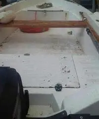 Vendo barca motore evinrude come nuova Vendo barca motore evinrude come nuova