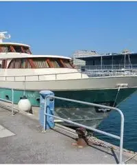 barca a motore AZZURRO 74 S anno 2006 lunghezza mt 22
