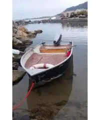 Barca lancetta Canadian come gommone motore fuoribordo gozzo Barca lancetta Canadian come gommone motore fuoribordo gozzo