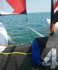 Catamarano a vela Minicat 420 perfetto! Catamarano a vela Minicat 420 perfetto!