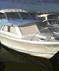 barca a motore BERTRAM 25 cabin express anno 1965 lunghezza mt 8 barca a motore BERTRAM 25 cabin express anno 1965 lunghezza mt 8