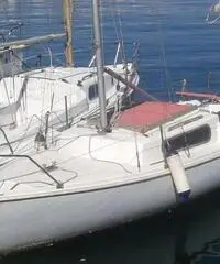 Barca a vela di 6 metri Barca a vela di 6 metri