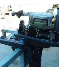 Motore fuoribordo YAMAHA 4 CV Motore fuoribordo YAMAHA 4 CV