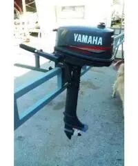 Motore fuoribordo YAMAHA 4 CV Motore fuoribordo YAMAHA 4 CV