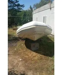 Gommone 4.70 completo di tutto e pronto all'utilizzo Gommone 4.70 completo di tutto e pronto all'utilizzo