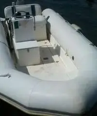 Gommone 4.70 completo di tutto e pronto all'utilizzo Gommone 4.70 completo di tutto e pronto all'utilizzo