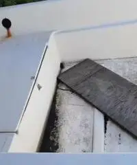 Lancia un vetroresina planante Lancia un vetroresina planante