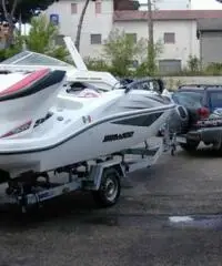 barca a motore SEA DOO SPEEDSTER 200 2 X 255CV anno 2011 lunghezza mt 6,2