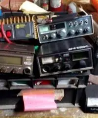 vendo VHF CB CANALI MARINI, LINEARE DA CASA E ALIMENTATORE BILANCIATO vendo VHF CB CANALI MARINI, LINEARE DA CASA E ALIMENTATORE BILANCIATO