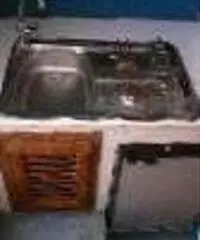 Barca a motore cabinato