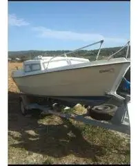 Barca a motore da pesca Barca a motore da pesca