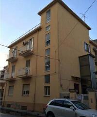 GIOIA TAURO VENDE: Appartamento in Via Liguria