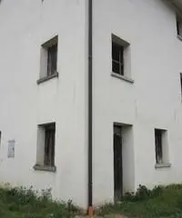 Rustico antisismico su 3 piani Rustico antisismico su 3 piani