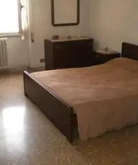 FURIO CAMILLO NO AGENZIE 2 camere + servizi piano alto