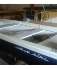 Barca in vetroresina mai usata Barca in vetroresina mai usata