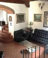 Vendita villa mq. 300 - Zona Carraia Vendita villa mq. 300 - Zona Carraia