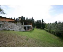 Vendita villa mq. 500 - Zona Mezzomonte
