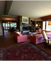 Vendita villa mq. 500 - Zona Mezzomonte