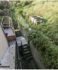 Genova Certosa vendesi appartamento di 60 mq, con due camere da letto, ingresso indipendente e bel b Genova Certosa vendesi appartamento di 60 mq, con due camere da letto, ingresso indipendente e bel b