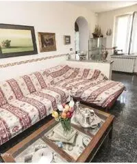 CASELLA – CASA SEMI INDIPENDENTE CON SPLENDIDO GIARDINO CASELLA – CASA SEMI INDIPENDENTE CON SPLENDIDO GIARDINO