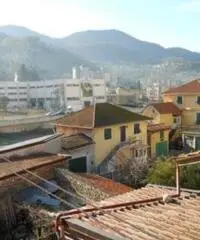 Vendita appartamento mq. 80 - Zona Molassana Vendita appartamento mq. 80 - Zona Molassana