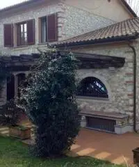 Marina Di Pietrasanta: Vendita Villa da 147mq Marina Di Pietrasanta: Vendita Villa da 147mq