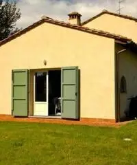 Rustico/Corte in vendita a TORRE DEL LAGO-MARINA - Viareggio 200 mq