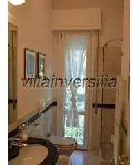 Villa singola in vendita a Pietrasanta 348 mq