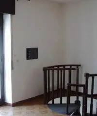 PRIVATO VENDE DIRETTAMENTE CASA INDIPENDENTE IN CENTRO PAESE PRIVATO VENDE DIRETTAMENTE CASA INDIPENDENTE IN CENTRO PAESE