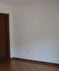 PRIVATO VENDE DIRETTAMENTE CASA INDIPENDENTE IN CENTRO PAESE PRIVATO VENDE DIRETTAMENTE CASA INDIPENDENTE IN CENTRO PAESE