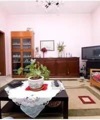 Arcore (MB): 3 Locali più servizi con cantina e poss.tà posto auto Arcore (MB): 3 Locali più servizi con cantina e poss.tà posto auto