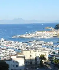 rifITI 013-SU25620 - Appartamento in Vendita a Bacoli - Baia di 100 mq rifITI 013-SU25620 - Appartamento in Vendita a Bacoli - Baia di 100 mq