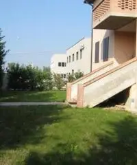 rif: FM villa e capan. Montechiarugolo - Villa in Vendita a Montechiarugolo