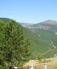 Antico Casale in posizione panoramica in una frazione di Preci Antico Casale in posizione panoramica in una frazione di Preci