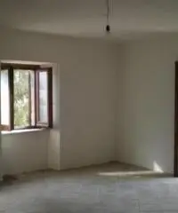 Grande villa nel comune di Preci di 400 mq e 6 ettari di terreno Grande villa nel comune di Preci di 400 mq e 6 ettari di terreno