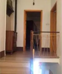 Terratetto a Le Grazie (colline pistoiesi) Terratetto a Le Grazie (colline pistoiesi)