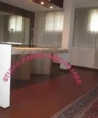 Vendita Villa da 585mq con posto auto