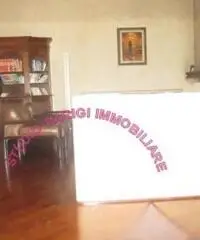 Vendita Villa da 585mq con posto auto