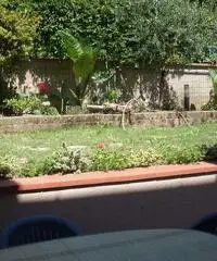 VILLA A SCHIERA di 6 vani e di 180 mq (CARMIGNANO) VILLA A SCHIERA di 6 vani e di 180 mq (CARMIGNANO)