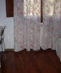 VILLA A SCHIERA di 6 vani e di 180 mq (CARMIGNANO) VILLA A SCHIERA di 6 vani e di 180 mq (CARMIGNANO)